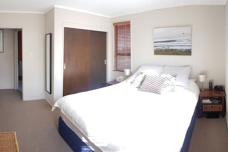 Photo of property in 1/102 Lyall Parade, Lyall Bay, Wellington, 6022