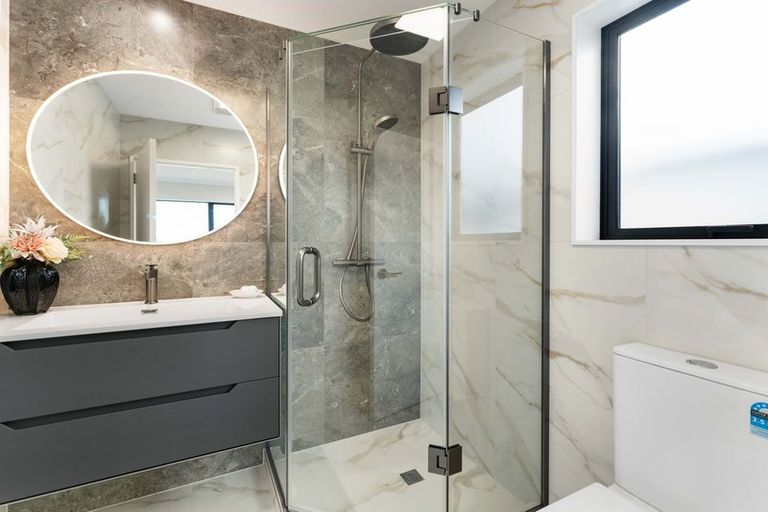 Photo of property in 71c Matipo Road, Te Atatu Peninsula, Auckland, 0610