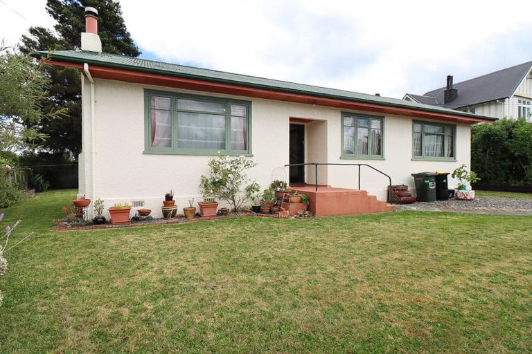 Photo of property in 3 Victoria Avenue, Dannevirke, 4930