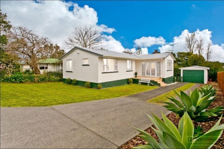 Photo of property in 540 Glenfield Road, Glenfield, Auckland, 0629