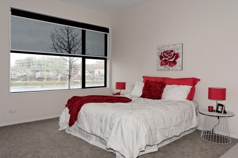 Photo of property in 86 Hobsonville Point Road, Hobsonville, Auckland, 0616