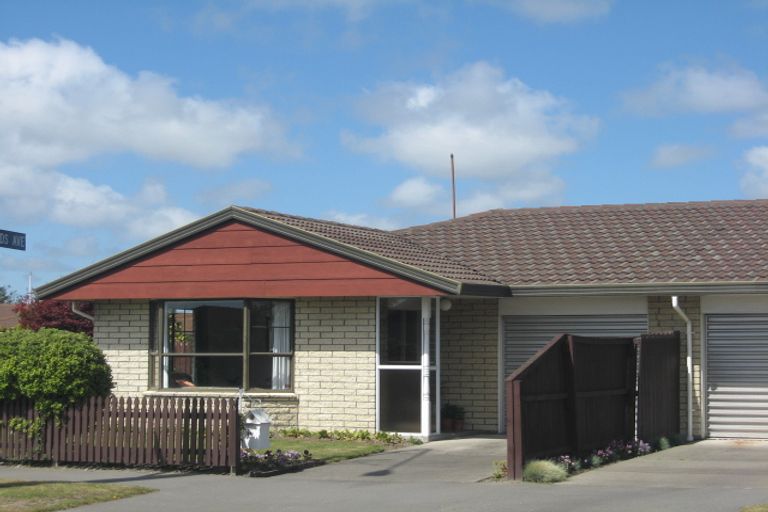 Photo of property in 2/201 Sawyers Arms Road, Bishopdale, Christchurch, 8053