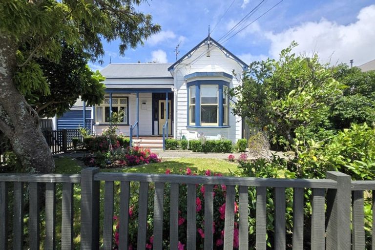 Photo of property in 28 Bay Street, Petone, Lower Hutt, 5012