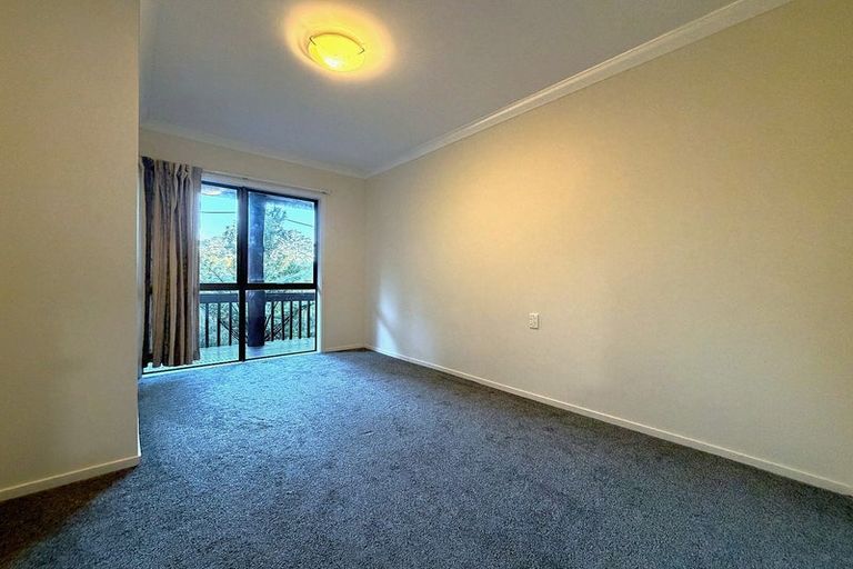 Photo of property in 52 Hiwihau Place, Glenfield, Auckland, 0629