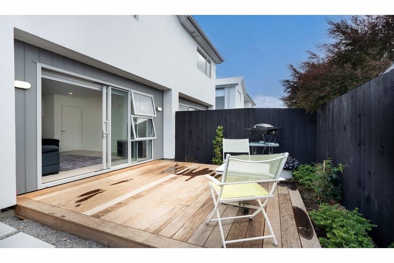 Photo of property in 5/51 Hills Road, Edgeware, Christchurch, 8013