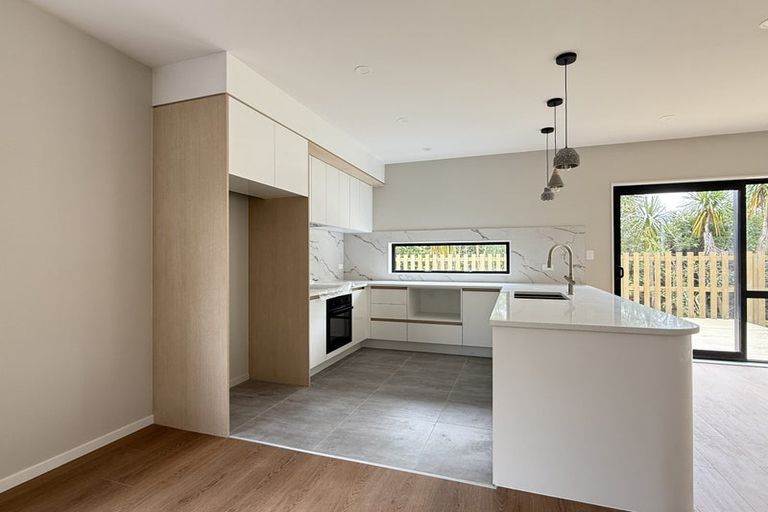 Photo of property in 25d Withers Road, Glen Eden, Auckland, 0602