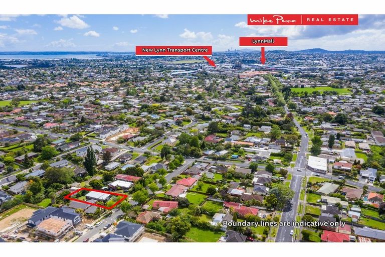 Photo of property in 9 Armstrong Place, New Lynn, Auckland, 0600