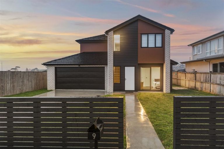 Photo of property in 9 Tawatawa Street, Long Bay, Auckland, 0630