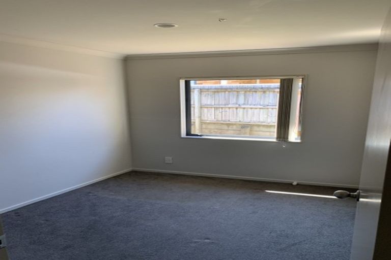 Photo of property in 42 Mandalay Place, Waiuku, 2123