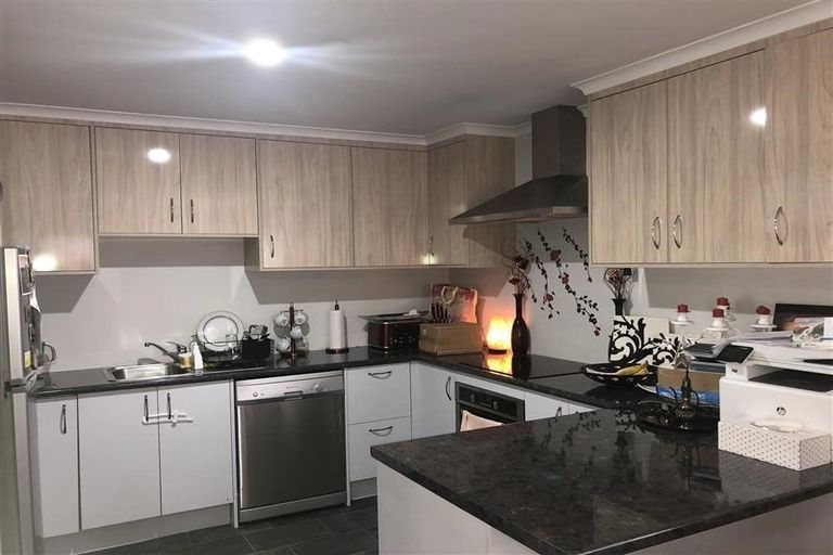 Photo of property in 33 Sun Valley Grove, Wainuiomata, Lower Hutt, 5014