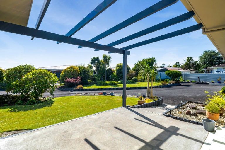 Photo of property in 15 Leon Place, Waitara, 4320