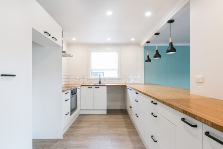 Photo of property in 3 Anzac Avenue, Onekawa, Napier, 4110