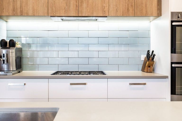 Photo of property in 6 Gavinike Place, Waimauku, 0812