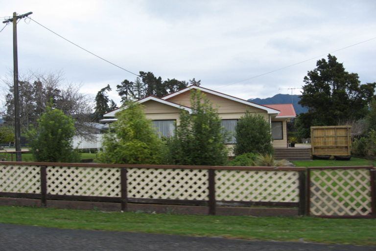 Photo of property in 88 Central Takaka Road, Takaka, 7183