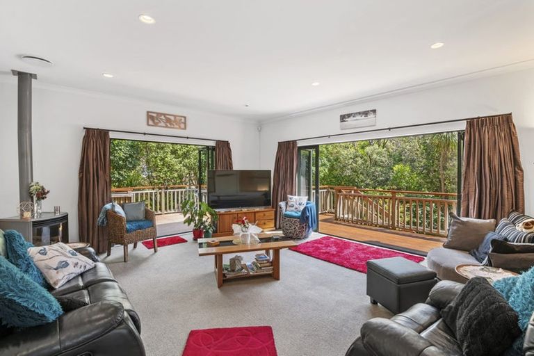 Photo of property in 9 Grovenor Drive, Orewa, 0931