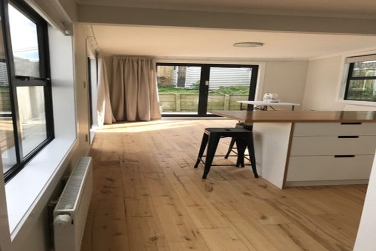 Photo of property in 7 Milton Street, Berhampore, Wellington, 6023