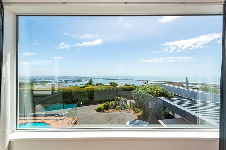 Photo of property in 40 Belleview Terrace, Mount Pleasant, Christchurch, 8081