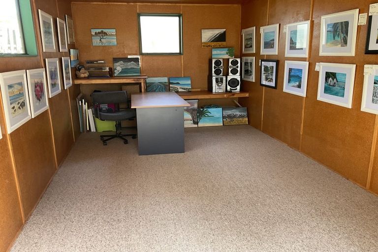 Photo of property in 4 Malfroy Lane, Raumati Beach, Paraparaumu, 5032