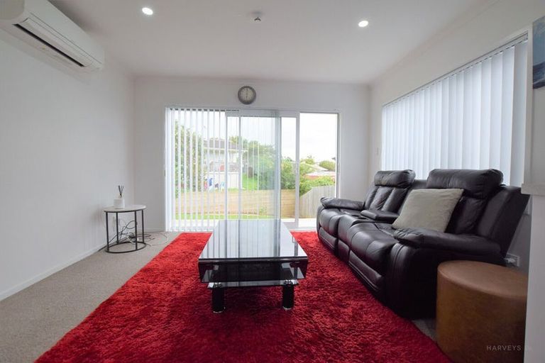 Photo of property in 1/67a Metcalfe Road, Ranui, Auckland, 0612