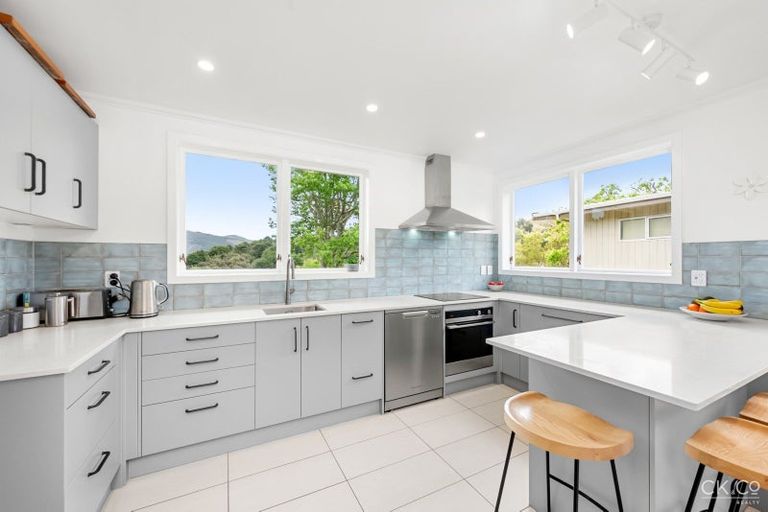 Photo of property in 11 Chichester Drive, Pinehaven, Upper Hutt, 5019