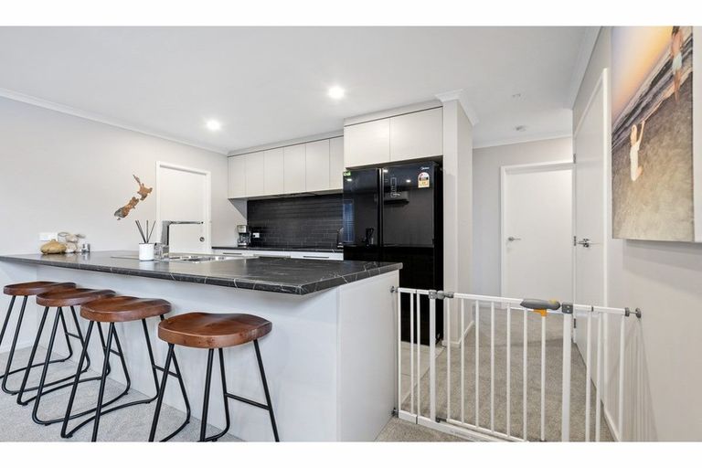 Photo of property in 8 Calder Crescent, Pokeno, 2402