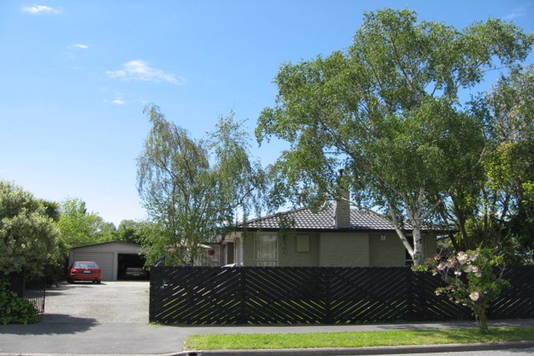 Photo of property in 16 Banks Place, Rangiora, 7400