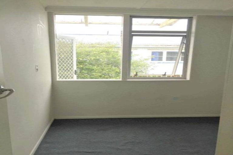 Photo of property in 3/4 Hutchinson Avenue, New Lynn, Auckland, 0600