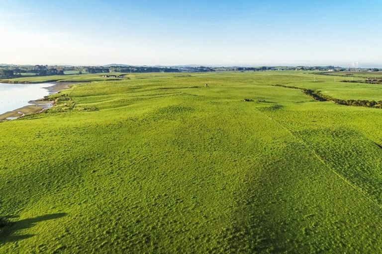 Photo of property in 112 Aulyn Drive, Karaka, Papakura, 2580