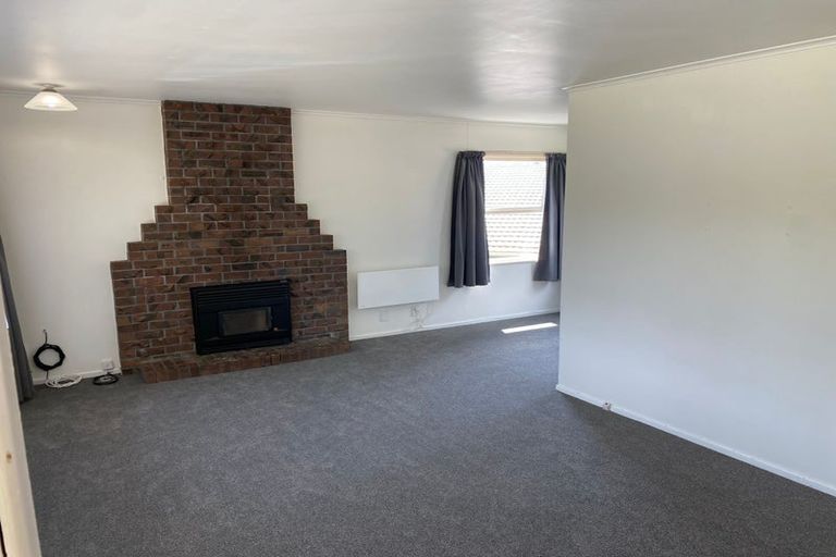 Photo of property in 23 Ellice Road, Totara Vale, Auckland, 0629