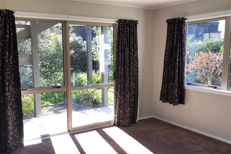 Photo of property in 28 Arrowsmith Avenue, Waipahihi, Taupo, 3330