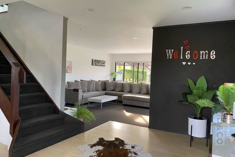 Photo of property in 206 Waitakere Road, Waitakere, Henderson, 0782