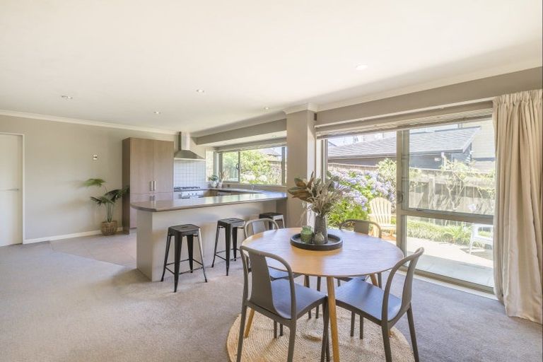 Photo of property in 8 Springhaven Lane, Paraparaumu, 5032