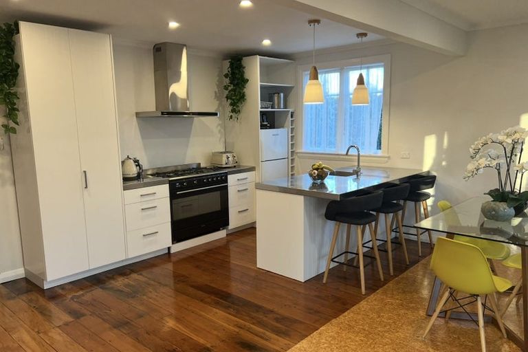 Photo of property in 2 Brassey Street, Waverley, 4510