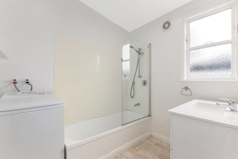 Photo of property in 104 Randwick Road, Moera, Lower Hutt, 5010