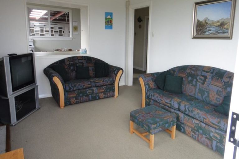 Photo of property in 19 Pitcairn Street, Oakura, 4314