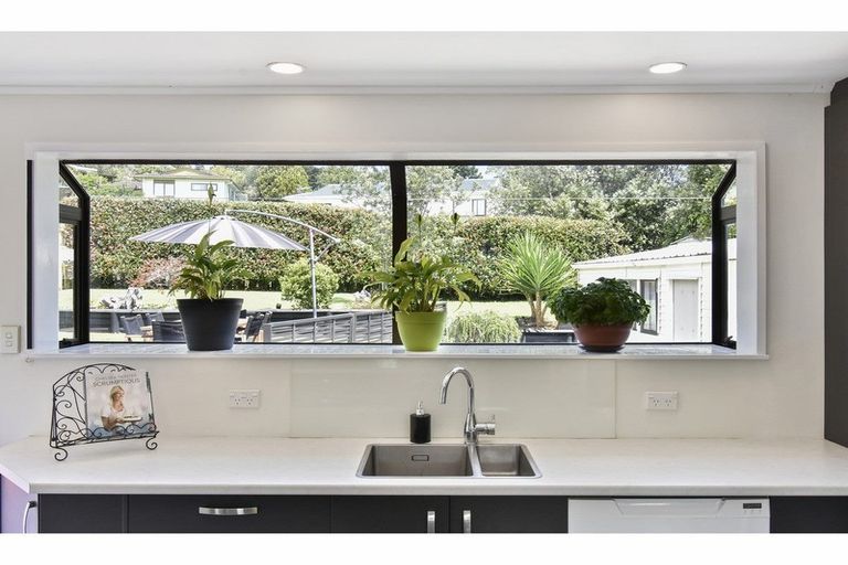 Photo of property in 27 Aronia Way, Goodwood Heights, Auckland, 2105