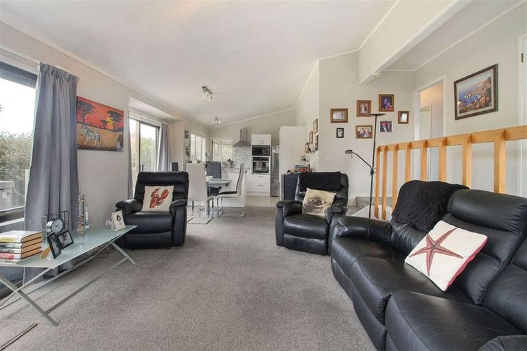 Photo of property in 29 Taihiki Road, Clarks Beach, 2122