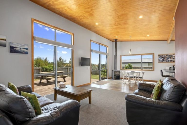 Photo of property in 31 Les Wakefield Road, Mapua, 7005