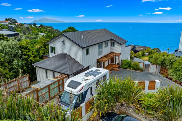 Photo of property in 126-128 Lax Crescent, Leigh, 0985