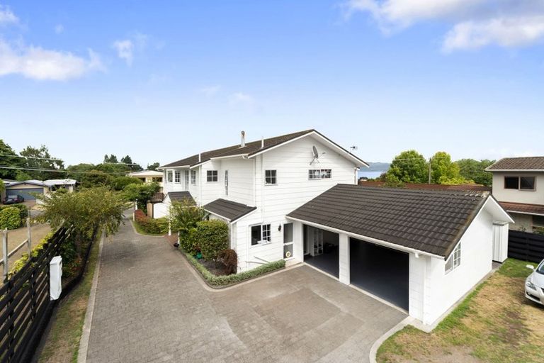 Photo of property in 4 Ingle Avenue, Waipahihi, Taupo, 3330