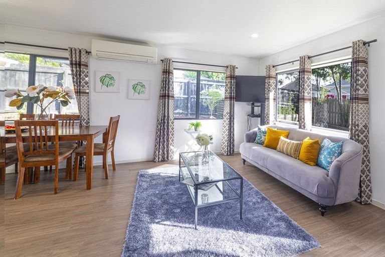 Photo of property in 52d Arimu Road, Papakura, 2110