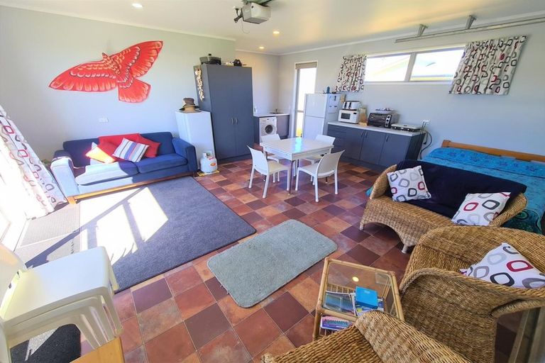 Photo of property in 108 Mahoe Place, Matarangi, Whitianga, 3592