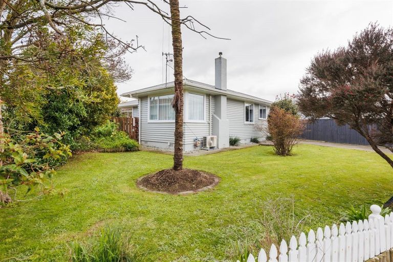 Photo of property in 10 Peters Avenue, Cloverlea, Palmerston North, 4412