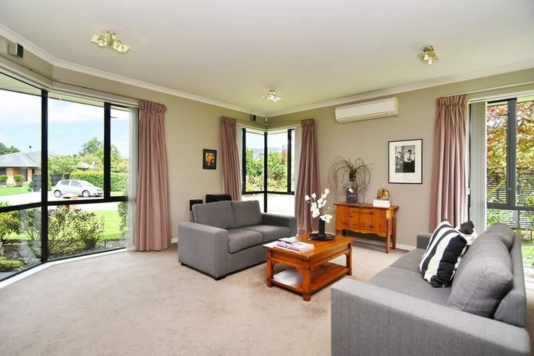 Photo of property in 6 Taunton Place, Rangiora, 7400