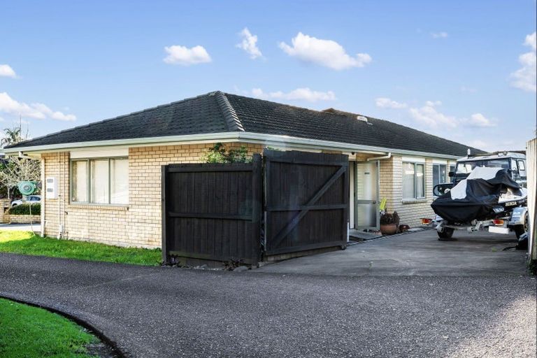 Photo of property in 32 Starlight Cove, Hobsonville, Auckland, 0618