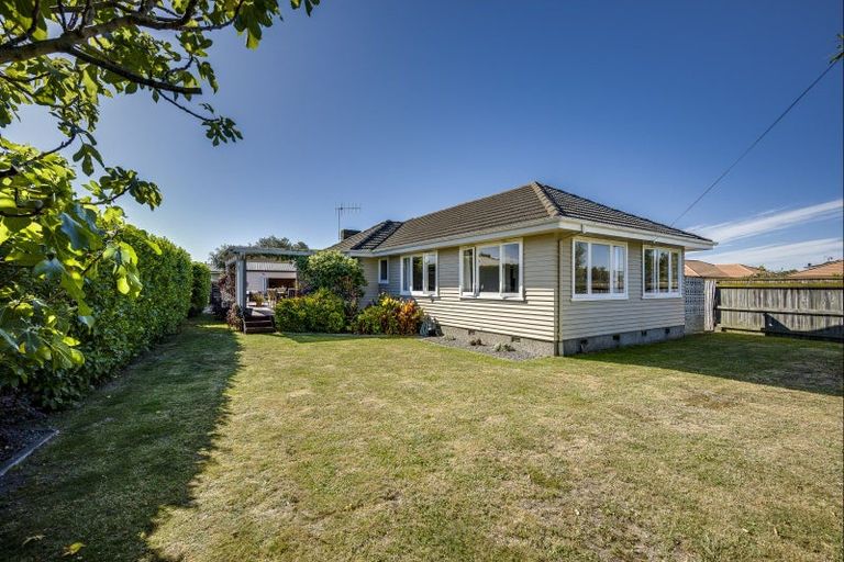 Photo of property in 43 Neeve Road, Taradale, Napier, 4112