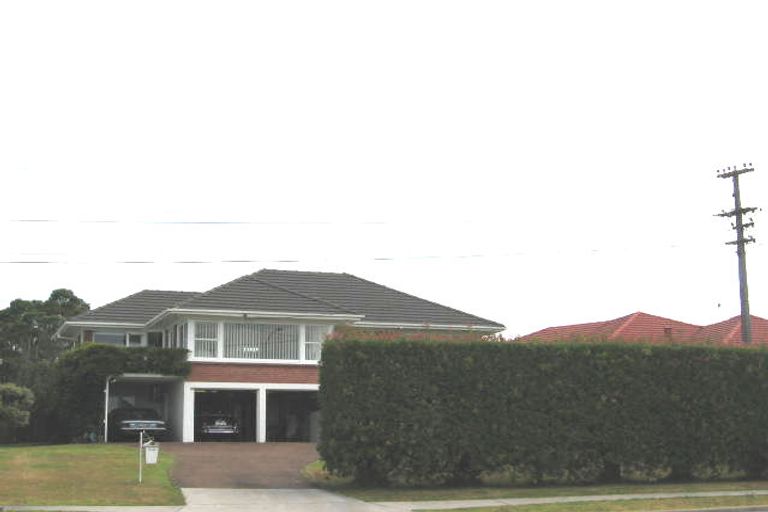 Photo of property in 314 East Coast Road, Forrest Hill, Auckland, 0620