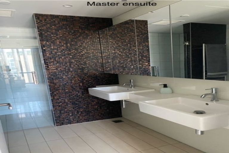 Photo of property in 251/2 Market Lane, Wellington Central, Wellington, 6011