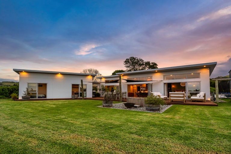 Photo of property in 33 Hakao Road, Minden, Tauranga, 3171