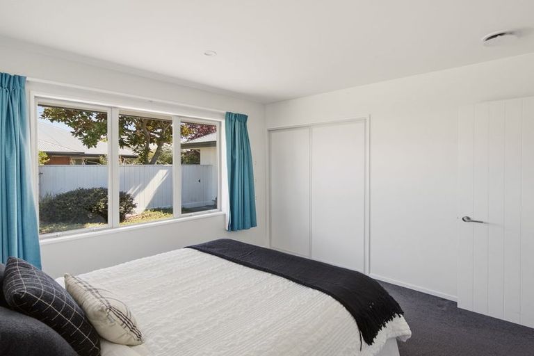 Photo of property in 10 Linkwater Way, Parklands, Christchurch, 8083